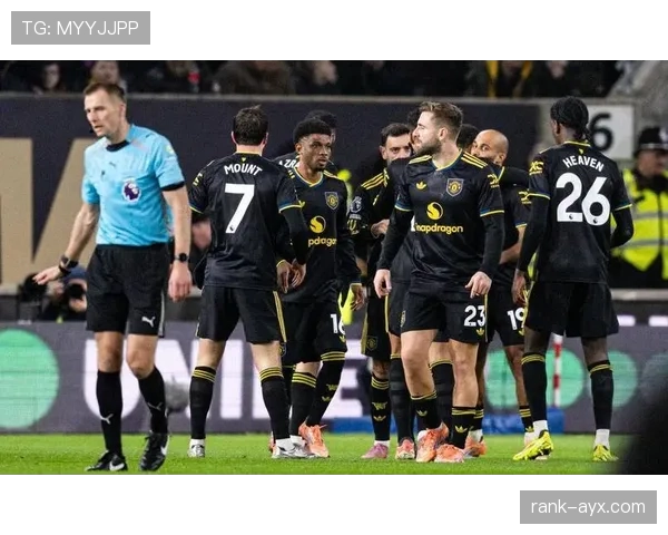 布鲁诺携手队友默契配合，助力球队稳步提升争冠实力