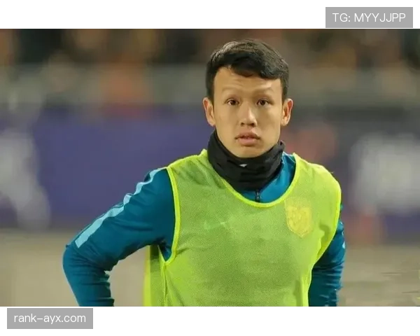 国安掀起换帅风暴，杨立瑜弃用引发争议，球队中坚失衡的危机究竟如何解决？